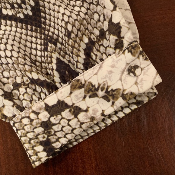 J. Crew Drapery Tie-Neck Snakeskin Print Blouse Size 12 - Picture 9 of 11